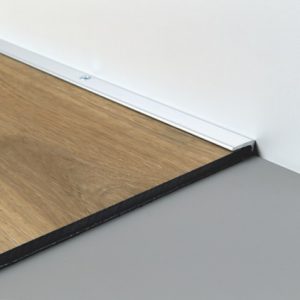 Quick Step Valencia perfil borde uso comercial con Lyvin Quick Step Valencia perfil borde uso comercial con Lyvin